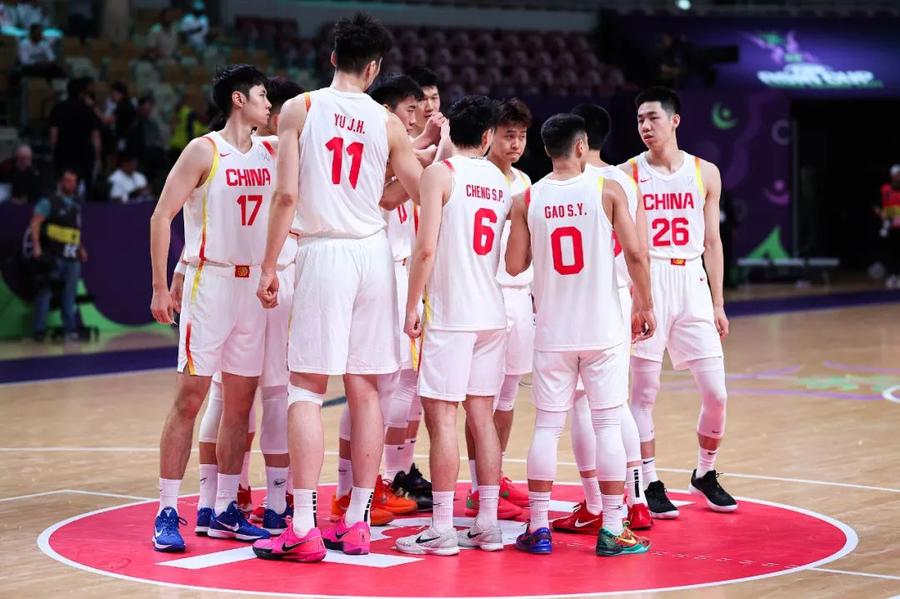 中国男篮首, 在小组赛一