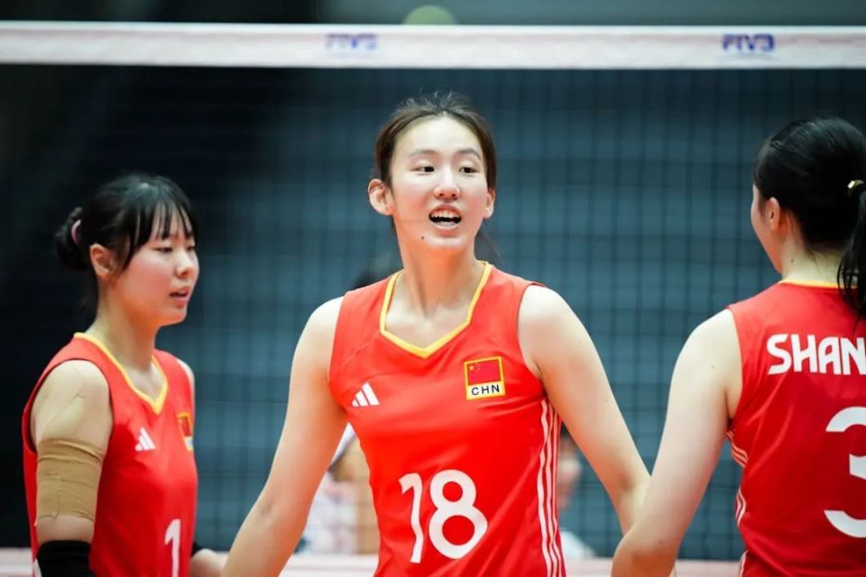 合显得单一, 出现