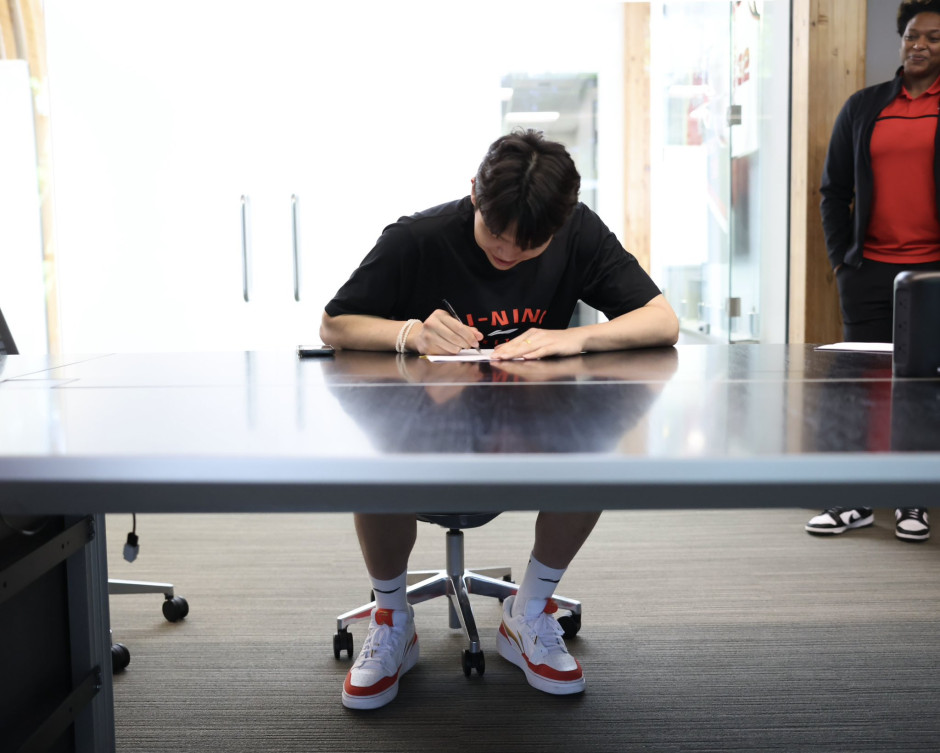 首轮第, Golli, 意给予年轻