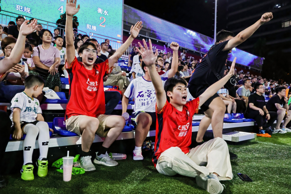 com, 豪取五连胜, 集持续保持