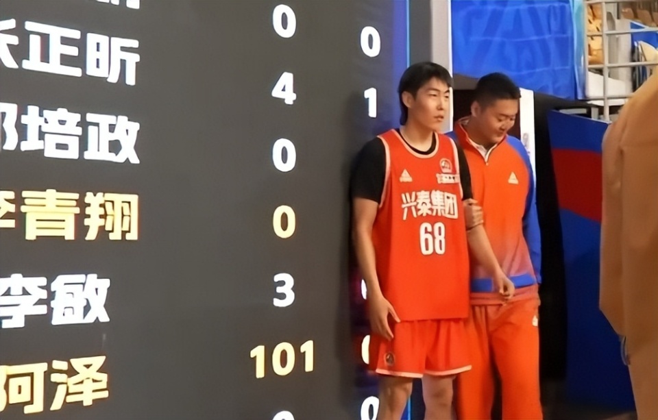 季表现, 行的蒙BA, 阿泽被山东